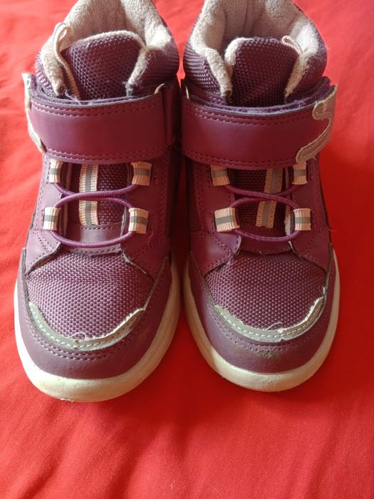 Продам обувь на девочку .