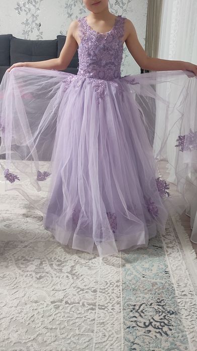 Продам платье очень красивое