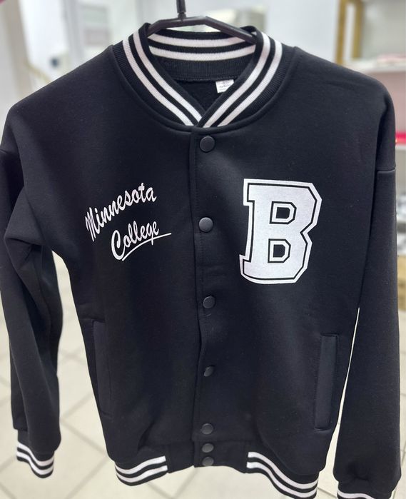 Продам одежды