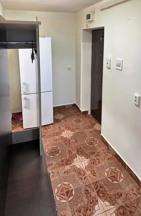 Apartament 3 camere decomandat, parter, mobilat, boxă, zona 5 Calarasi / Farfuria