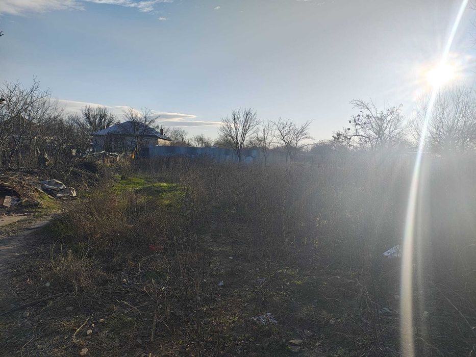 Casă cu teren 1.100 mp de vânzare – Tichilești | Preț negociabil