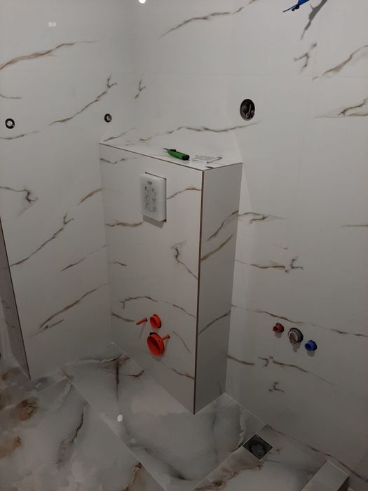 Efectuez lucrări de amenajare interioară și exterioară