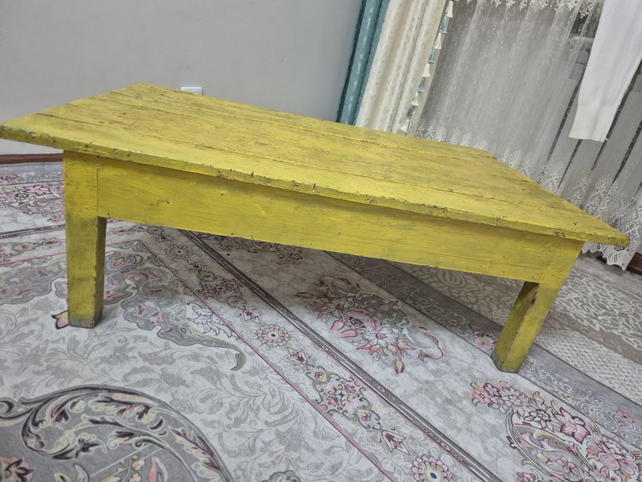 Стол мебель кухонный