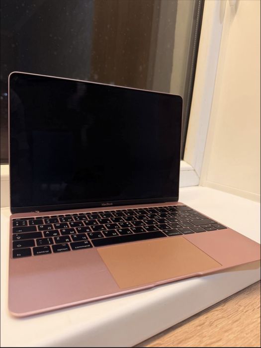 Обменяю MacBook 12 на iPhone 15 Pro или 14 Pro