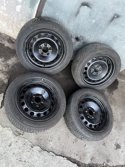 Jante tabla  BMW X1 pe 17 cu anvelope 225/50/17 Michelin de iarna