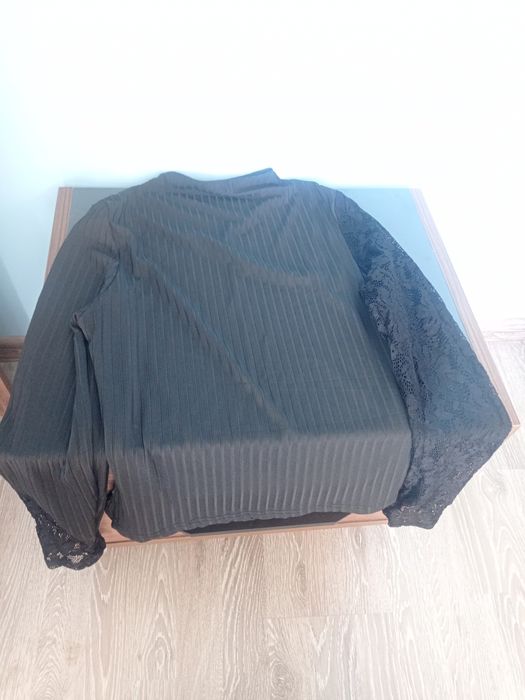 Продавам използвани дрехи.