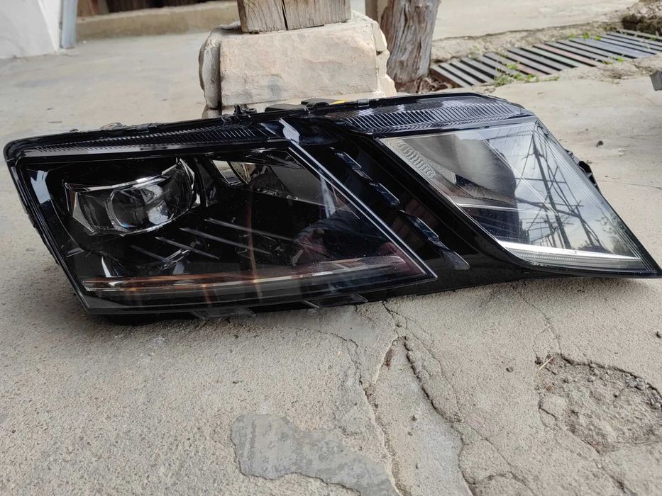 Фар Skoda Octavia 3 LED десен 2 броя / Фар Шкода Октавиа 3 17-20г. Оригинален