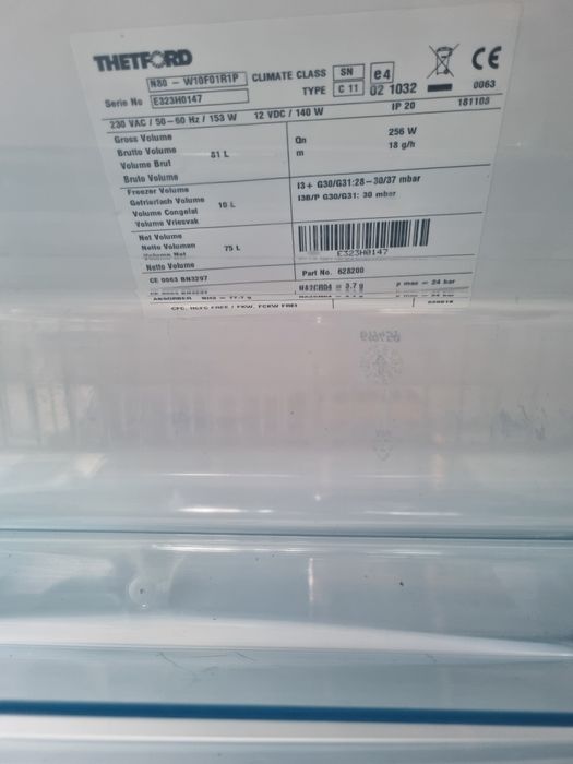 Frigider si congelator pentru rulotă