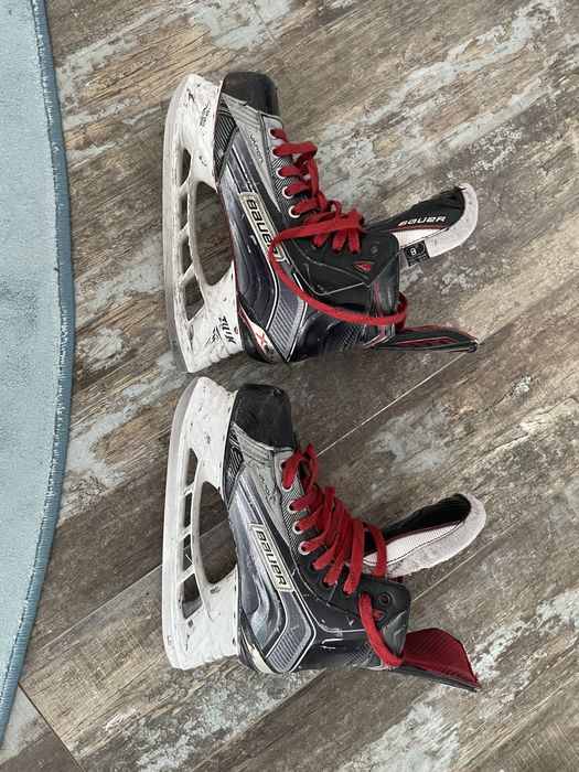 Хоккейный коньки