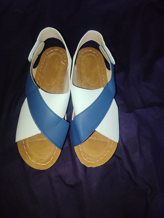 Босоножки женские продам