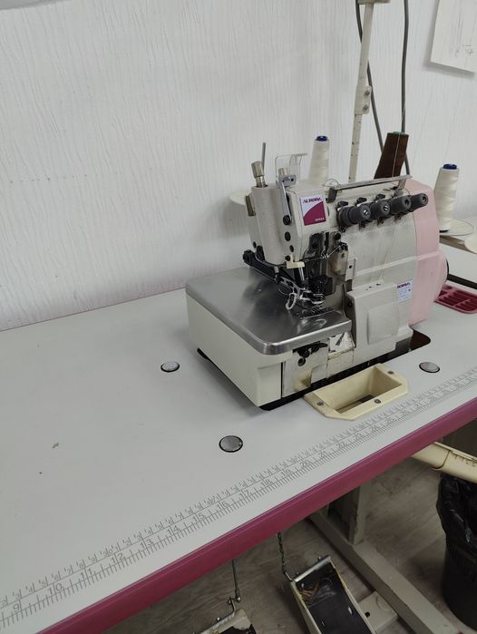Продам оверлок промышленный Avrora