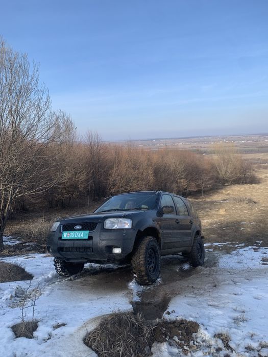 Vand sau schimb ford maverick