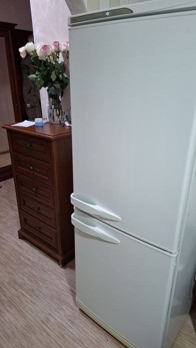 Продам холодильник