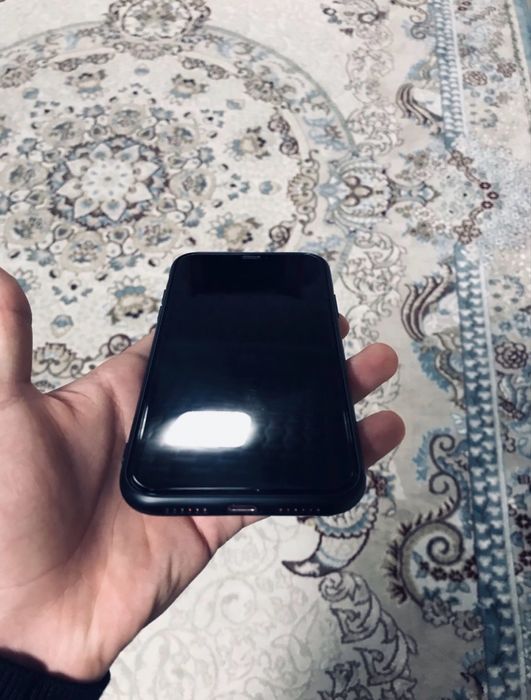 Айфон 11 Красый