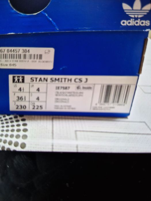 Adidadi dama Stan Smith si Steve Maden