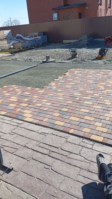 Укладка брусчатки, тротуарной плитки