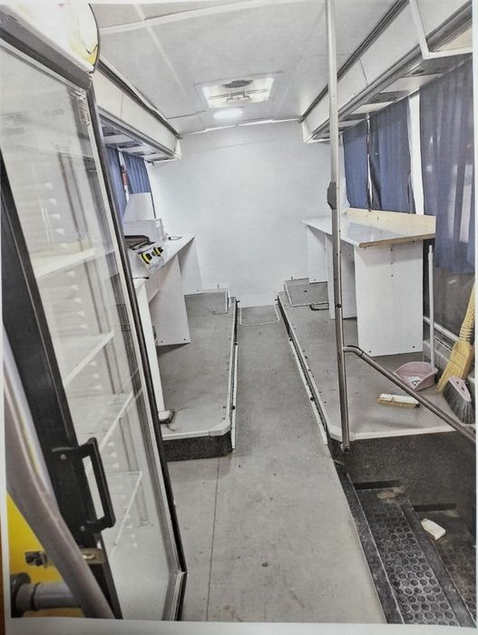 Autobuz fast-food +terasă