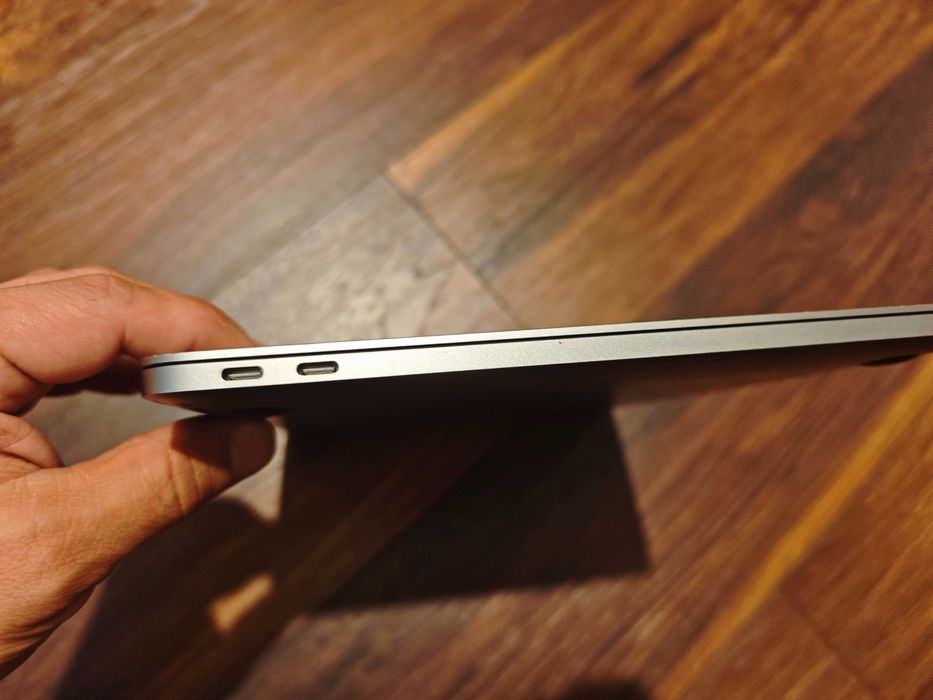 MacBook Pro A1708 отличен