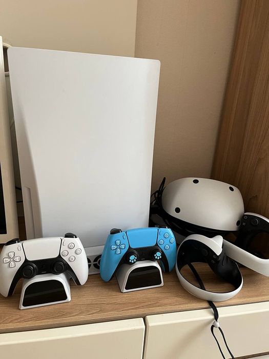 Продам sony plastation и очки vr2 в отличном состоянии