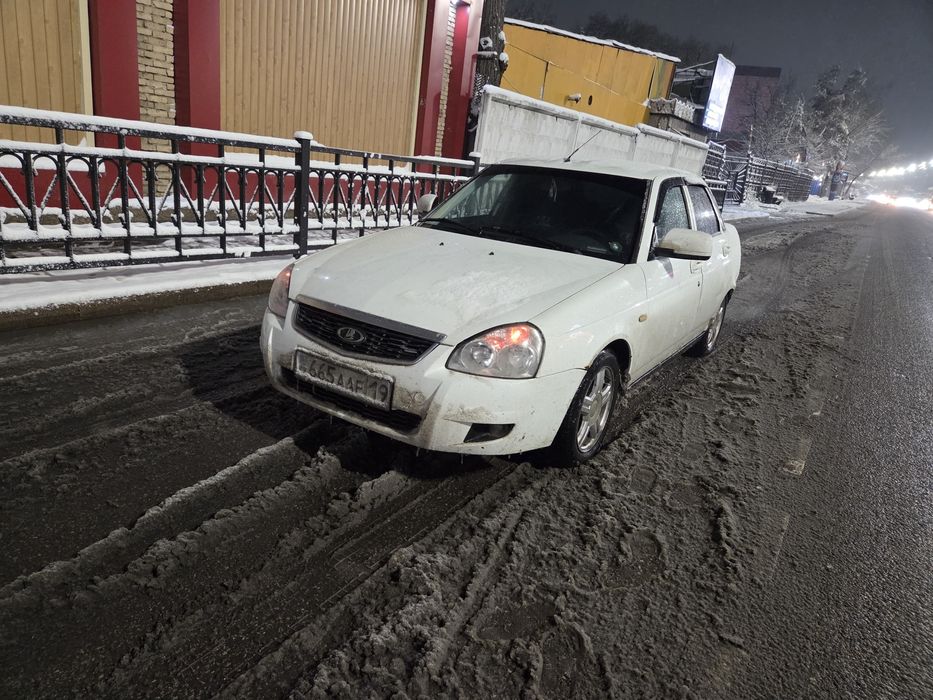 Приора/ ваз / автомобиль