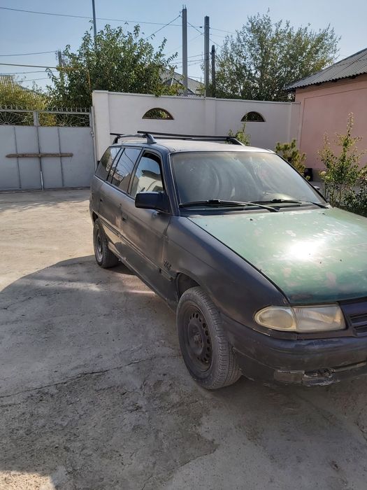 Опель астра универсал.