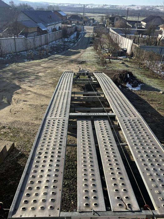 Vând platforma 2 poziții an 2017