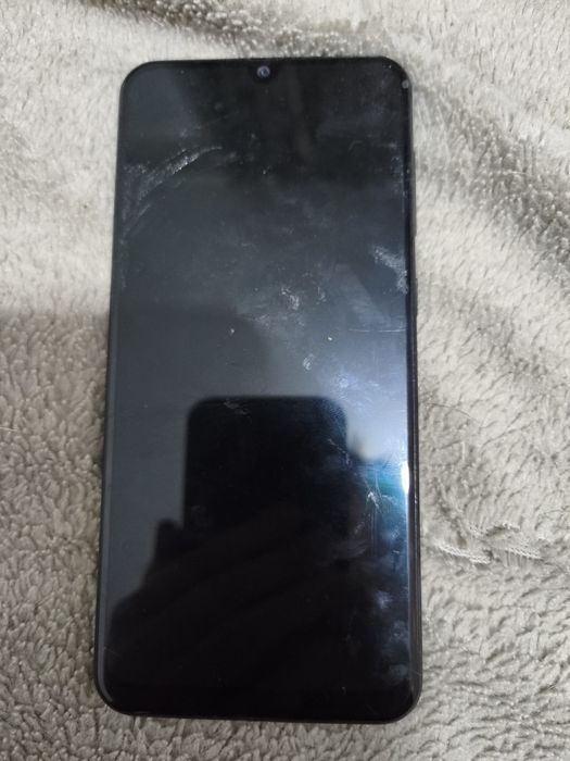 Смартфон Samsung Galaxy A50 (128 ГБ)