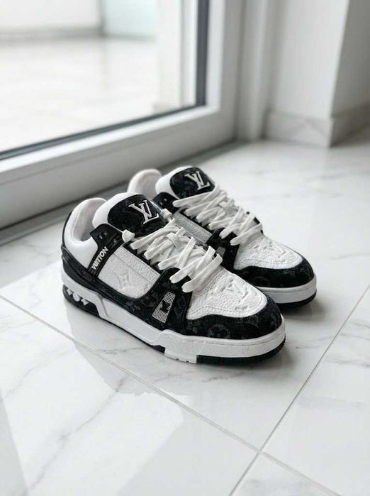 Adidasi LV Trainers Clasic - Negru-Alb - FULL BOX - Calitate PREMIUM