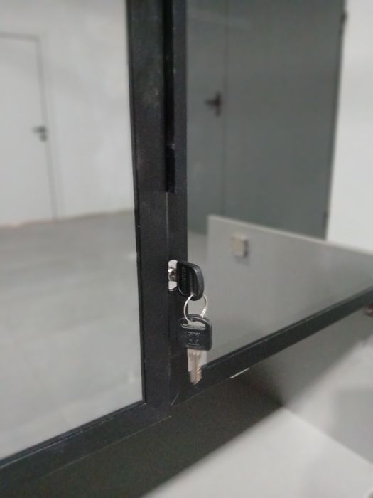 Шкаф 2дв.со стекл дверями