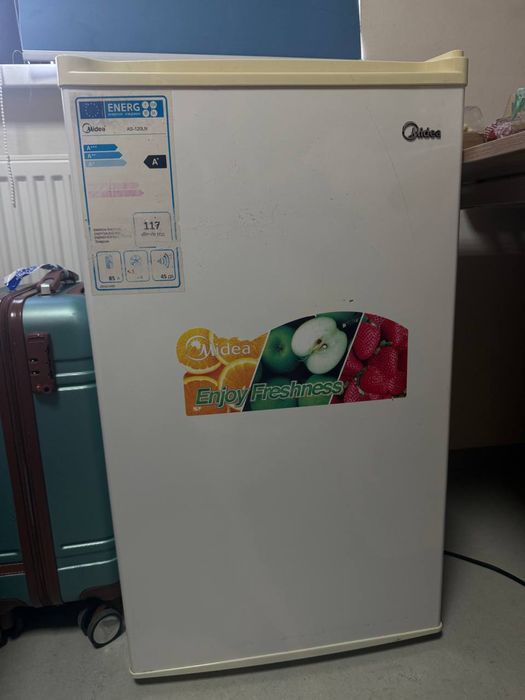 Мини холодильник Midea