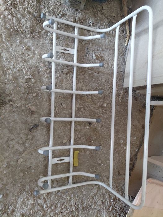 Продам вешалку на стенную