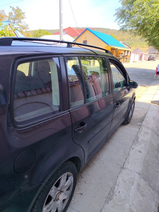 Volkswagen Touran 2005 diesel, 1.294 € — imagine 3