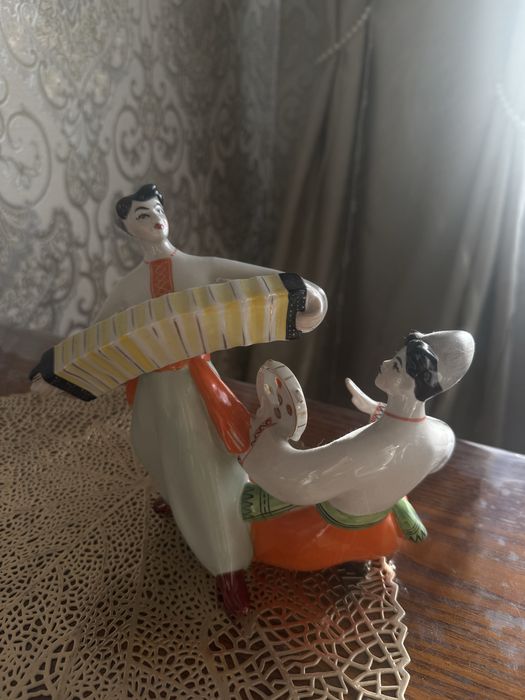 Продам фарфоровые статуэтки СССР