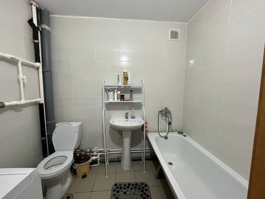 продам 2 комнатную 53 м2 район IT лицея
