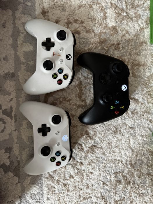 Xbox pne s 1000гб 3 геймпада, 4 игры