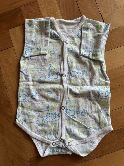 Подарявам детски и бебешки дрехи