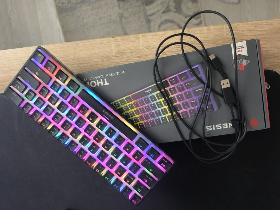 Продавам Клавиатура Genesis Thor 660 Без Жичен