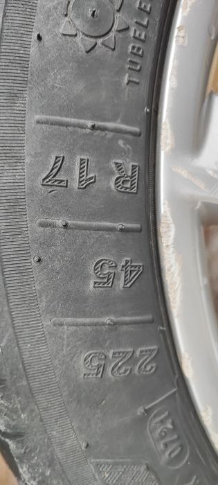 Гуми 225 45 17 с джанти 17 5x112