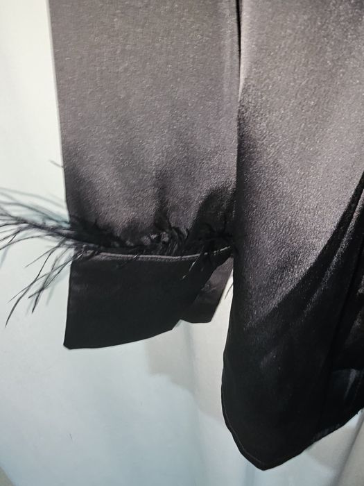 Двойка чёрный 6000 тг.