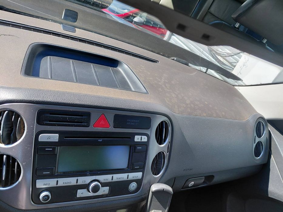 Арматурно табло с аербег  за Vw Tiguan 2010god