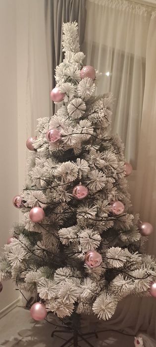 Brad artificial cu aspect nins nou in cutie 180 cm