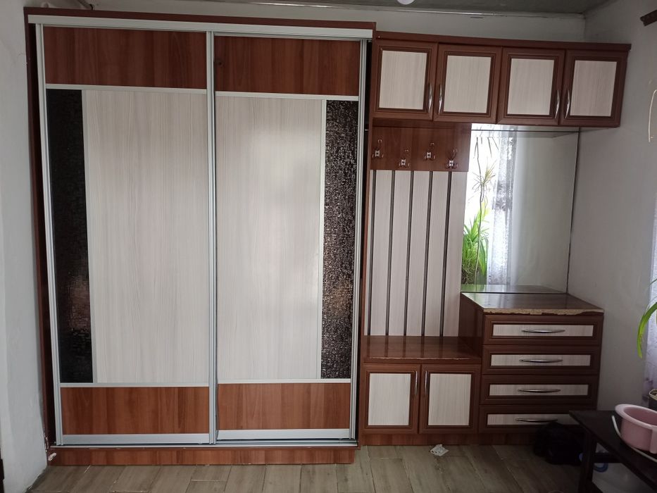 Продаю прихожая в