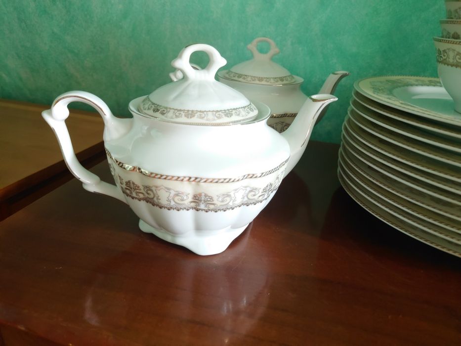 Столовый сервиз , сервиз , чайник