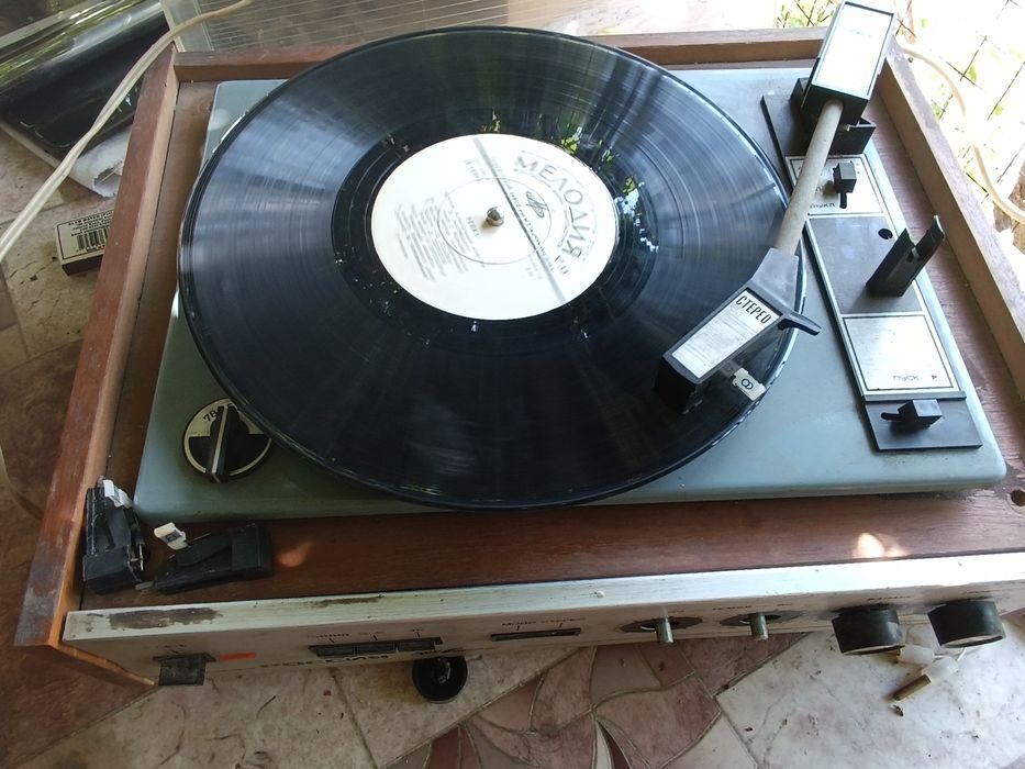 Продам советский магнитофон и проигрыватель