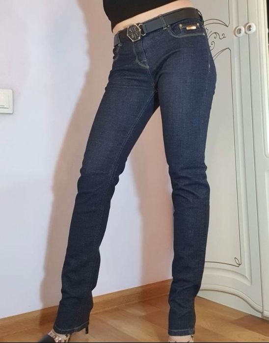 Джинсы на низкой посадке