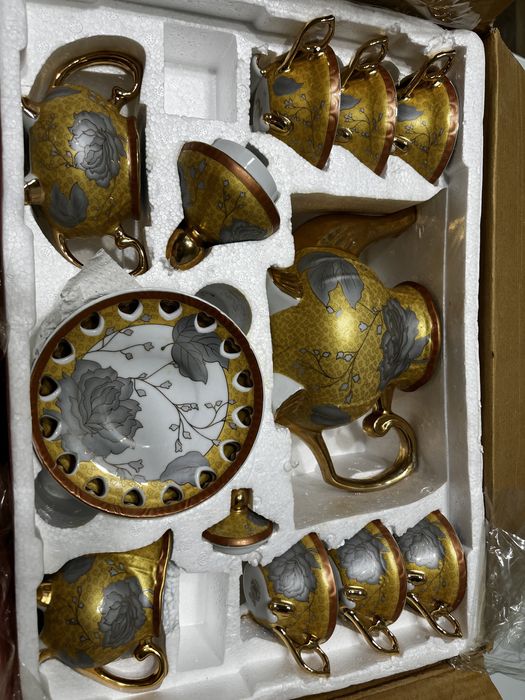 Красивый чайный сервиз.