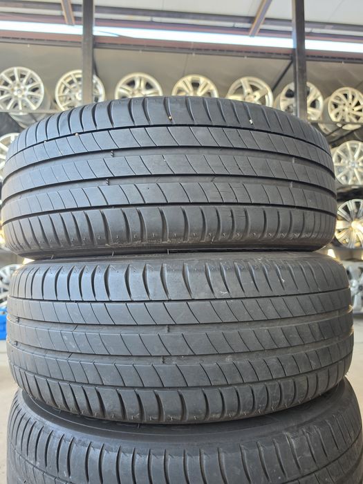 2 Броя 215/55/17 Michelin 6mm