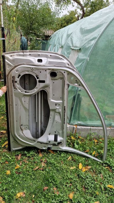 Usa fata dreapta Mercedes w211 / dezmembrari