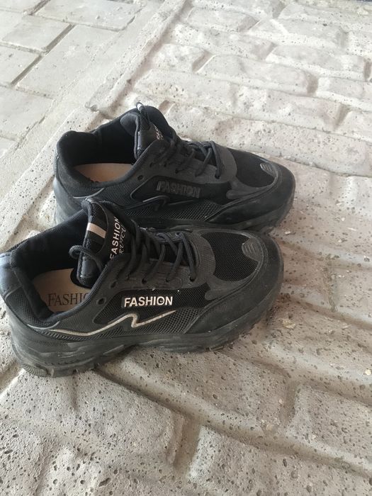 Кросовки женские