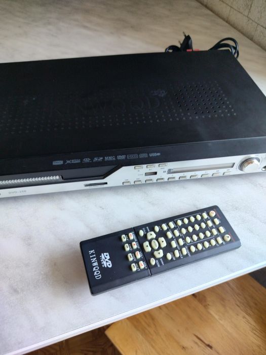 Продам DVD player в хорошем состоянии.